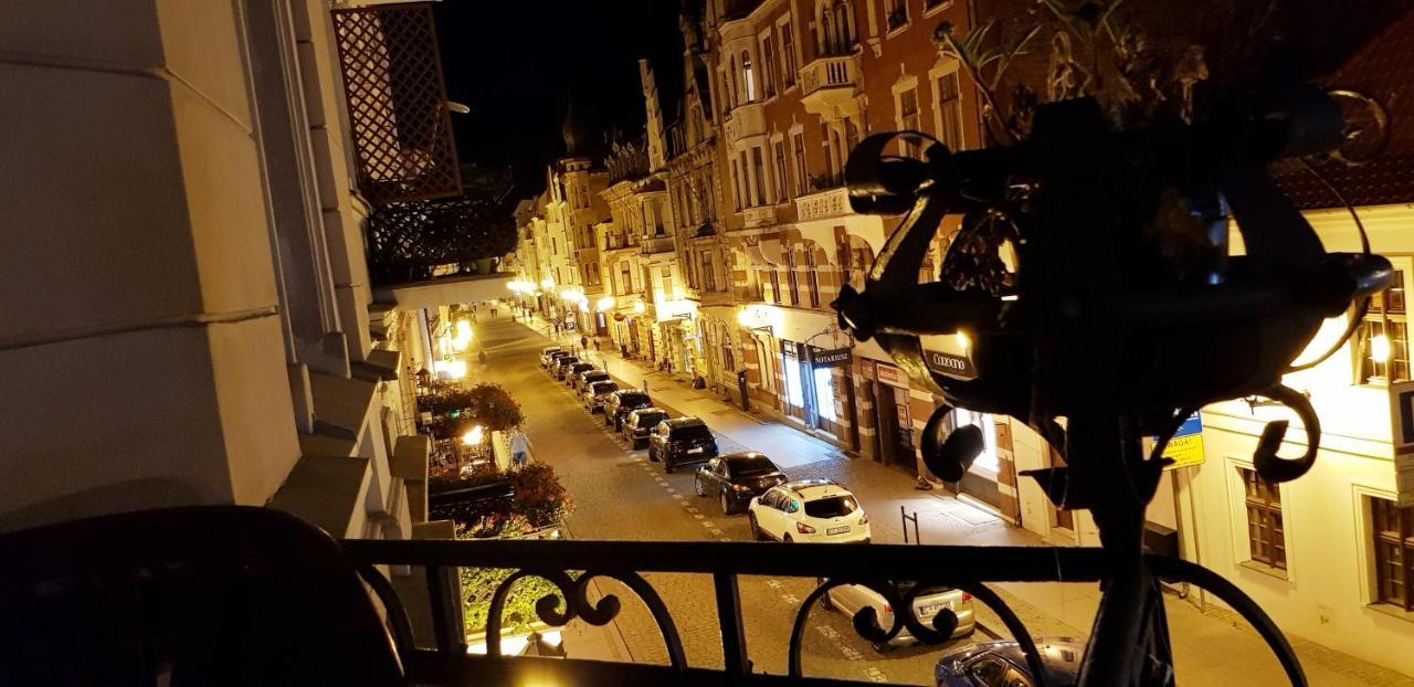 Astronomiczny Apartament , Mieszkanie 2 Pokojowe. Parking. Torun Bagian luar foto